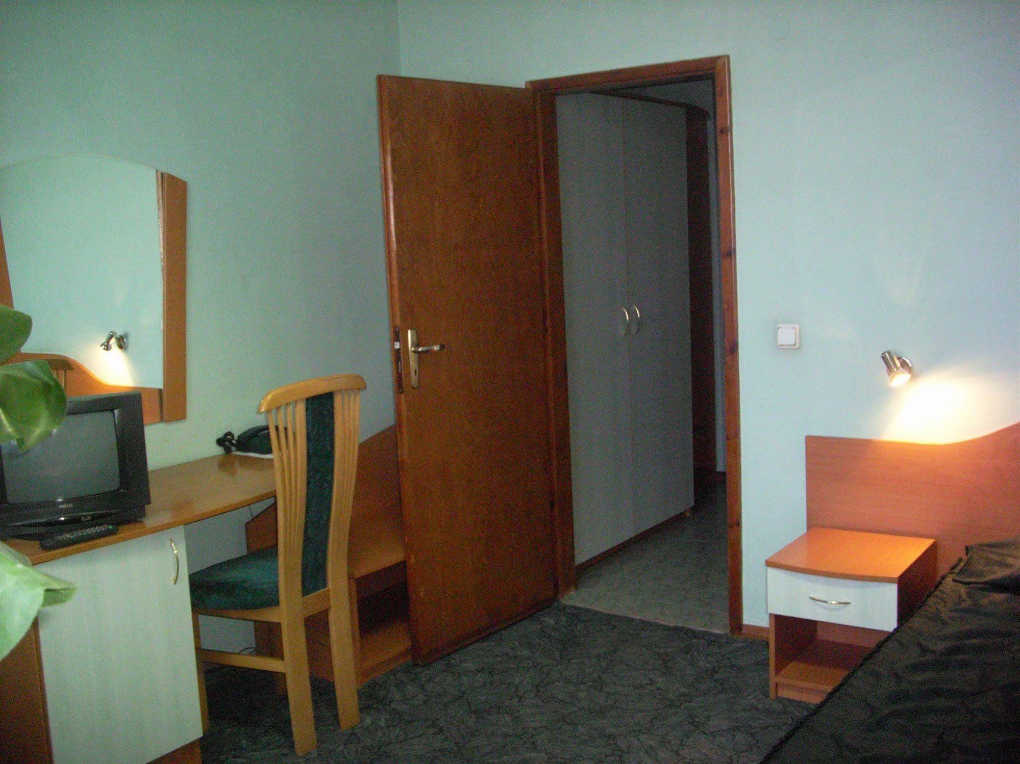 Elbrus Hotel Pazardzhik Luaran gambar