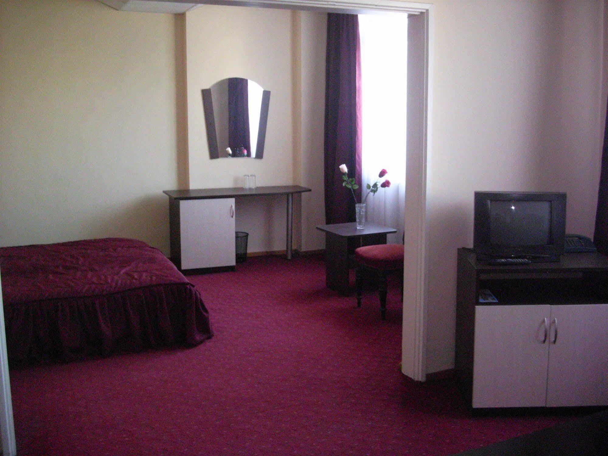 Elbrus Hotel Pazardzhik Luaran gambar